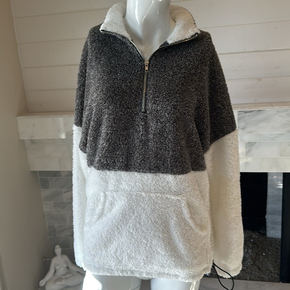 Merokeety Colorblock Charcoal & White Sherpa Quarter Zip Pullover Size Medium - Picture 6 of 13